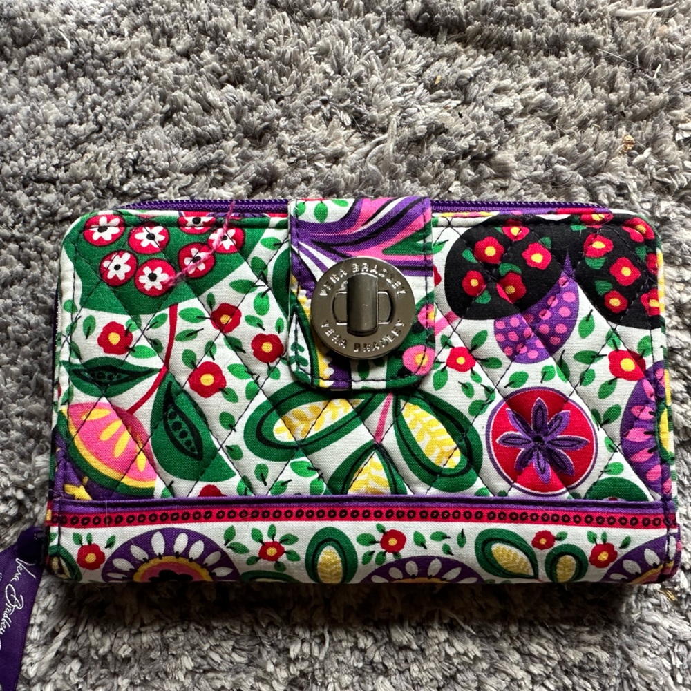 NWT Vera Bradley Turn Lock Wallet in “Viva la Vera”